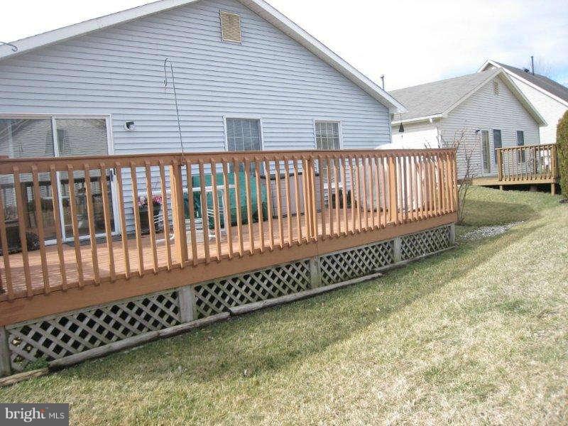 794 Eastern Point Road Annapolis, MD 21401 - Photo 2 of 28 Rear Deck