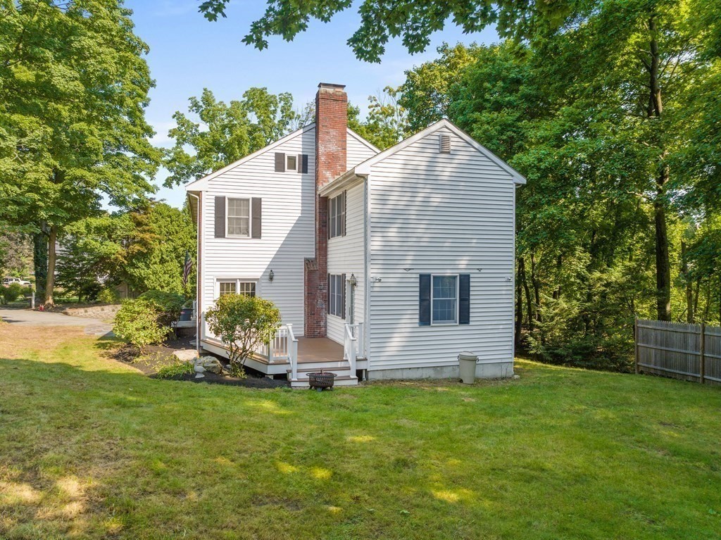 7 Garden Road Wellesley, MA 02481 - Photo 3 of 29