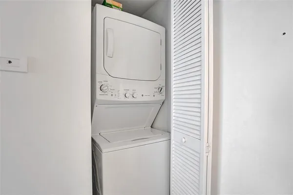 $4,500 | Undisclosed Address, Hallandale Beach, FL 33009