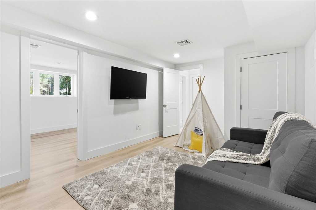 230 Carlisle Road Bedford, MA 01730 - Photo 21 of 35
