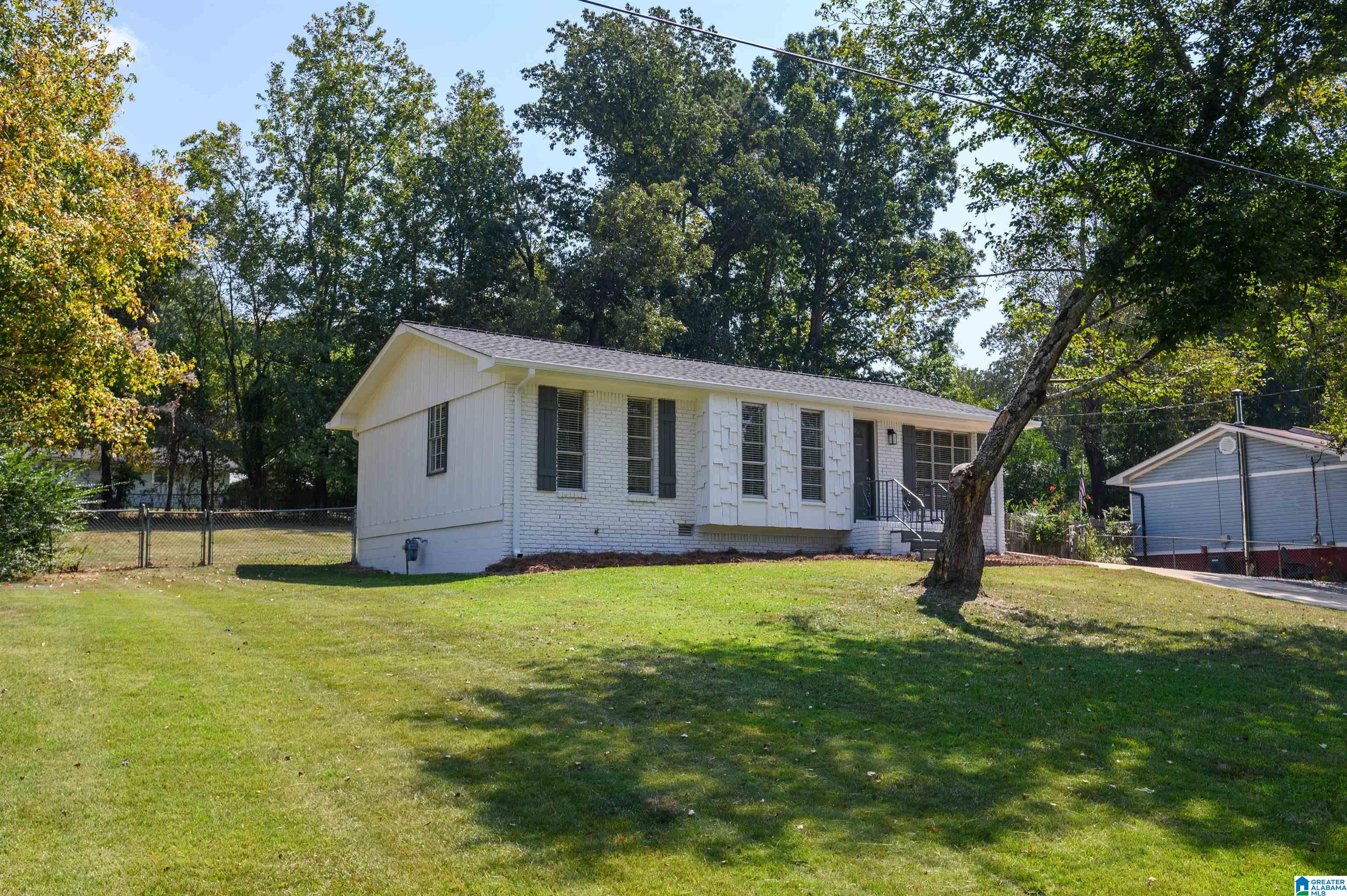 2917 Valley View Circle Adamsville, AL 35005 - Photo 3 of 40