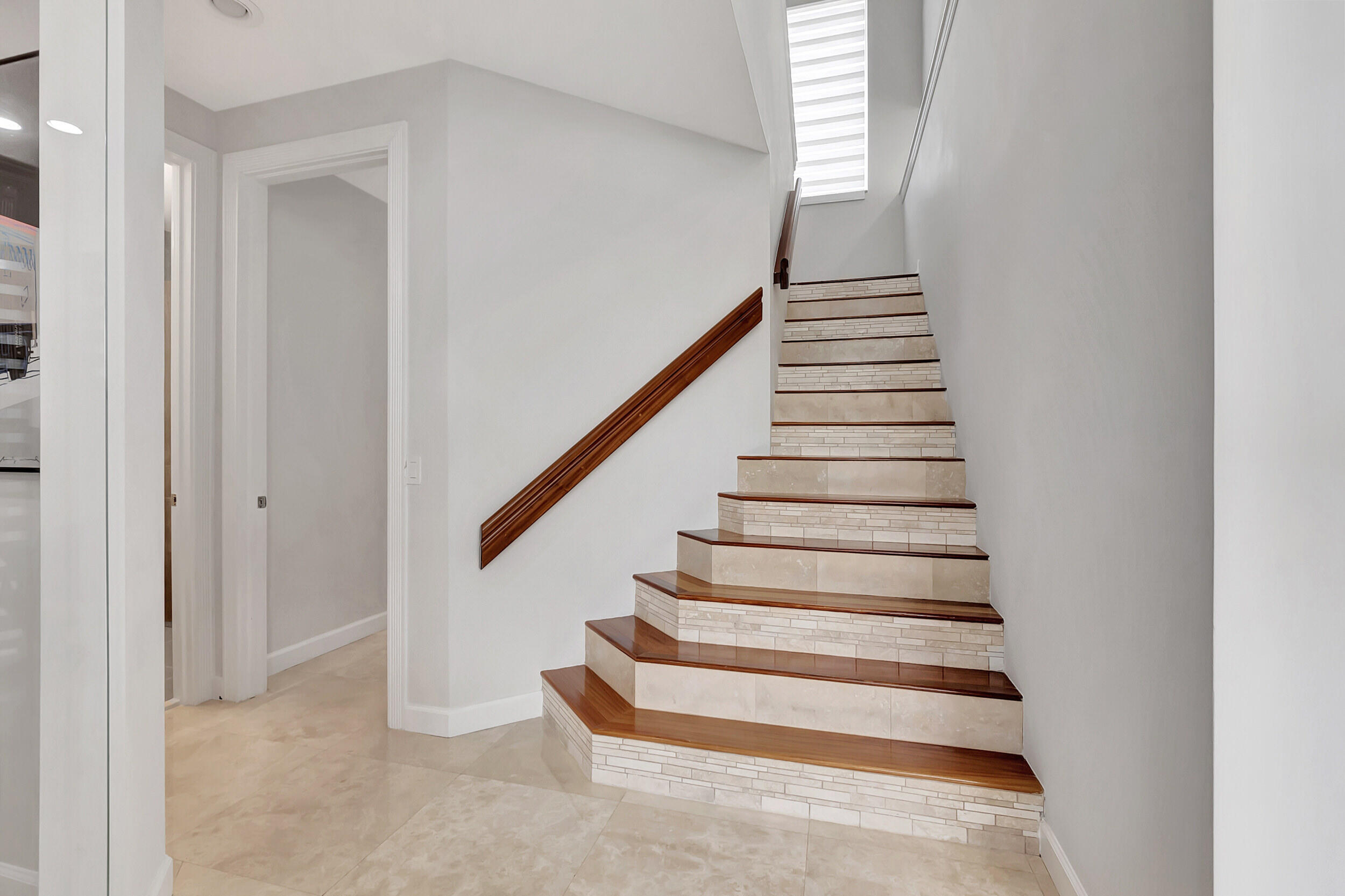 4085 Avalon Pointe Drive Boca Raton, FL 33496 - Photo 35 of 119 Stairway
