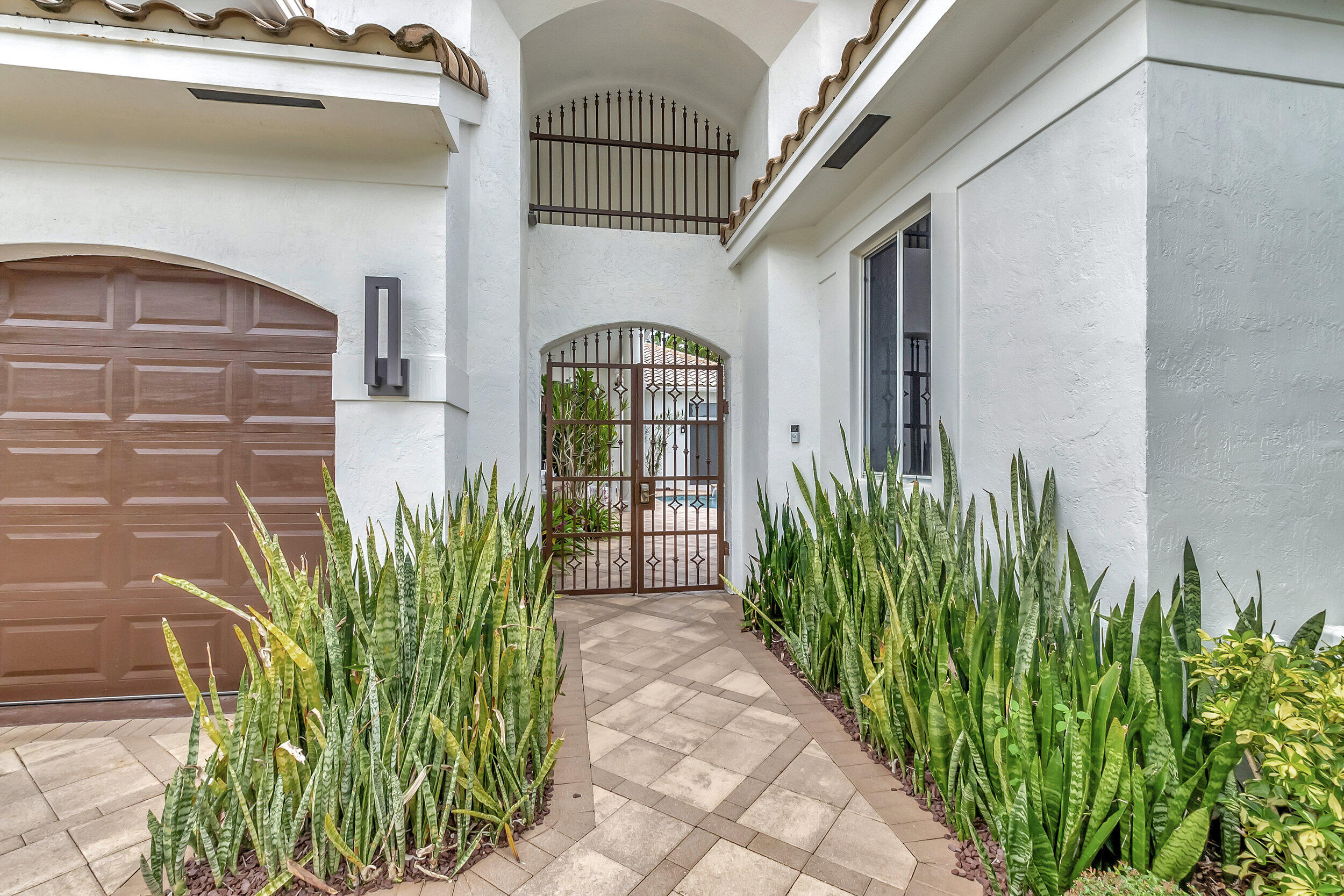 4085 Avalon Pointe Drive Boca Raton, FL 33496 - Photo 4 of 119 4805