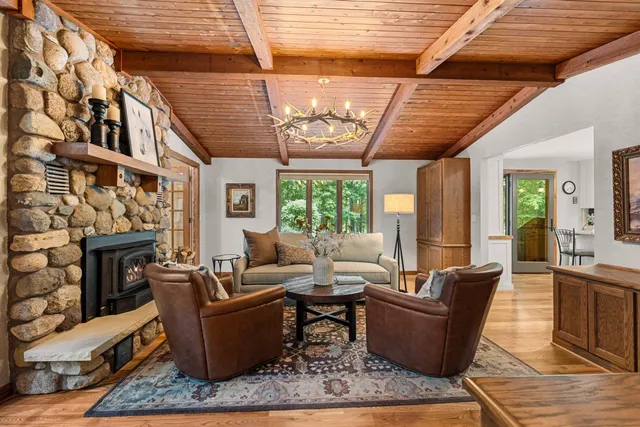 $864,900 | 4331 Pittco Road, Green Bay, WI 54313