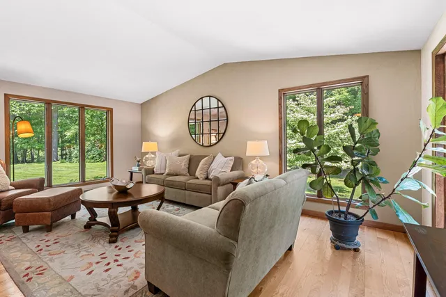 $864,900 | 4331 Pittco Road, Green Bay, WI 54313