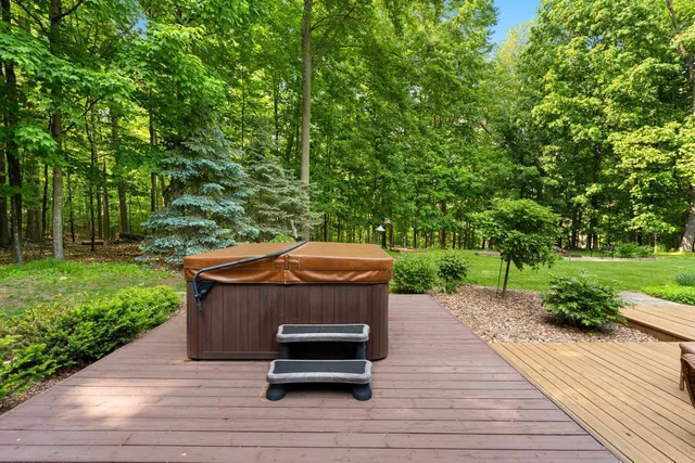 $864,900 | 4331 Pittco Road, Green Bay, WI 54313