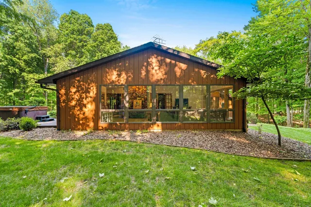 $864,900 | 4331 Pittco Road, Green Bay, WI 54313