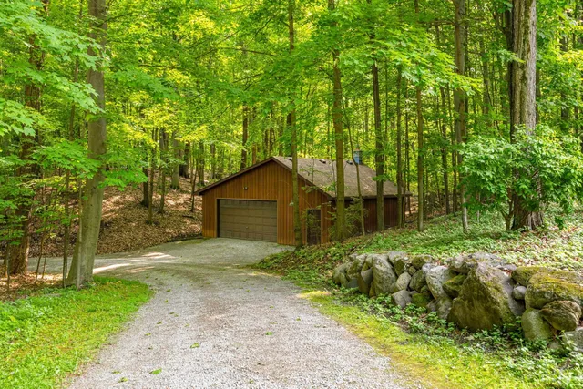 $864,900 | 4331 Pittco Road, Green Bay, WI 54313