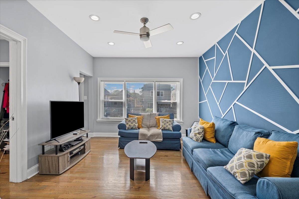 1024 West 103rd Street Chicago, IL 60643 - Photo 2 of 22