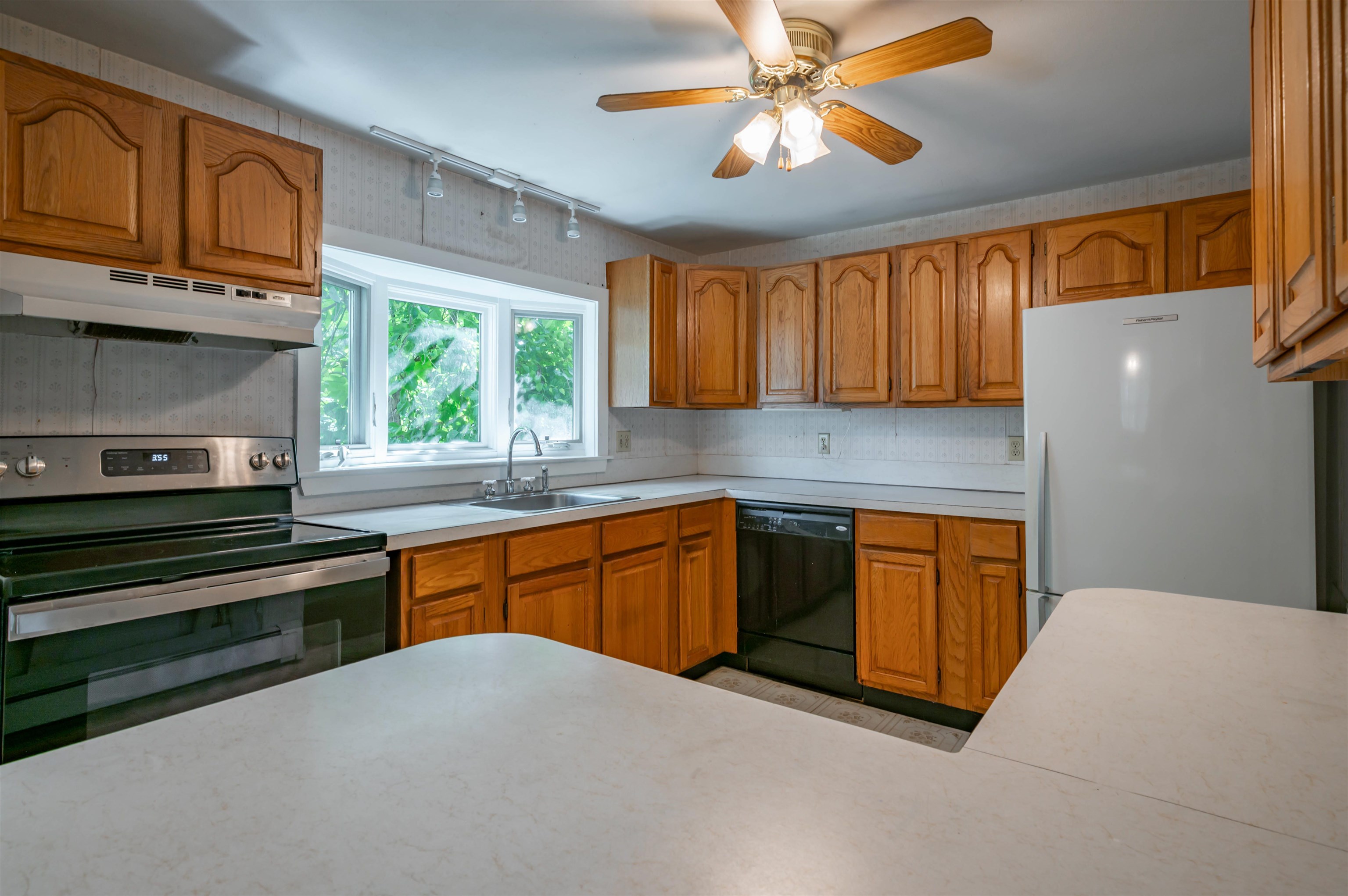 136 Maple Avenue Atkinson, NH 03811 - Photo 23 of 43 Gallery Image 23