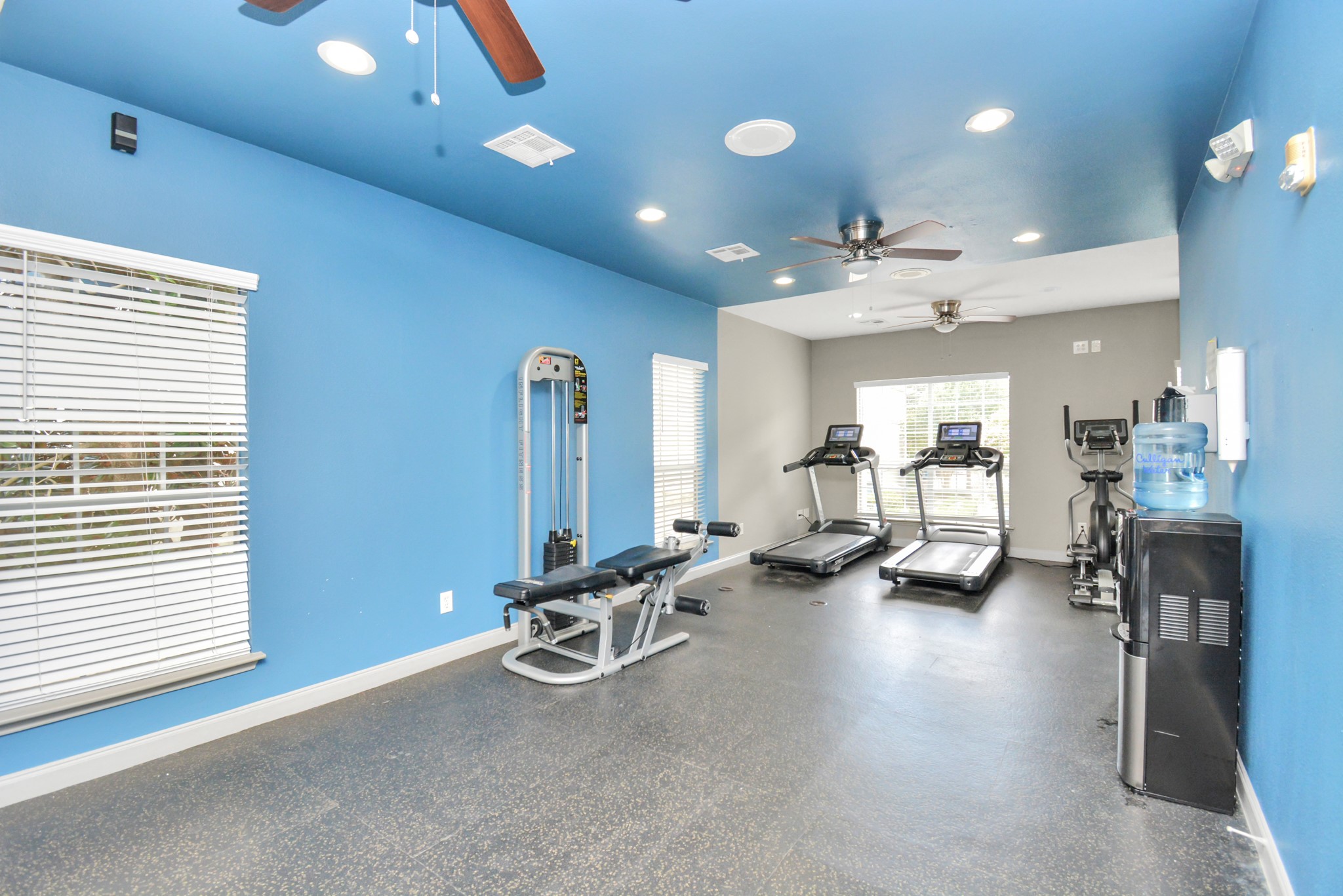 2222 Maroneal Street, Unit 931 Houston, TX 77030 - Photo 2 of 15 a view of a room with gym equipment