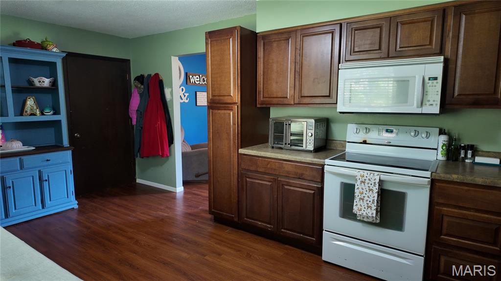 301 Roberts Street Iberia, MO 65486 - Photo 11 of 27