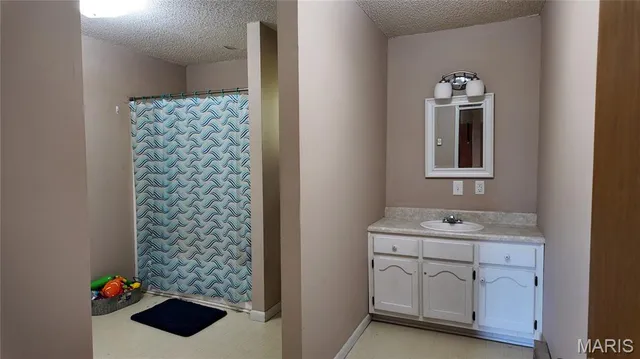 $208,500 | 301 Roberts Street, Iberia, MO 65486