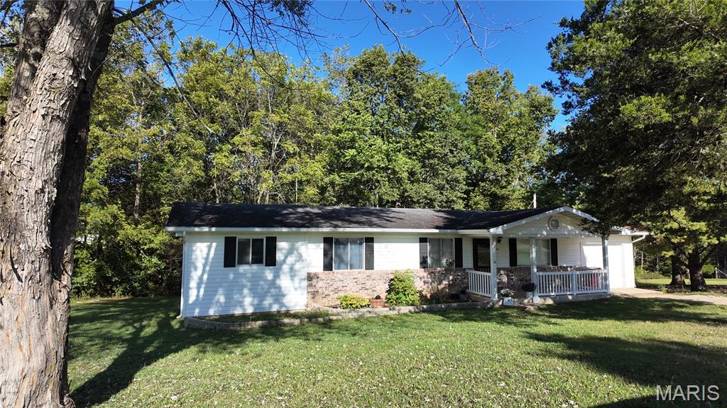 301 Roberts Street Iberia, MO 65486 - Photo 2 of 27