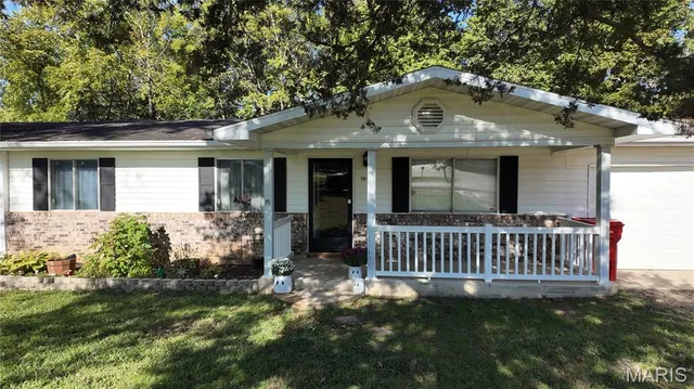 $208,500 | 301 Roberts Street, Iberia, MO 65486