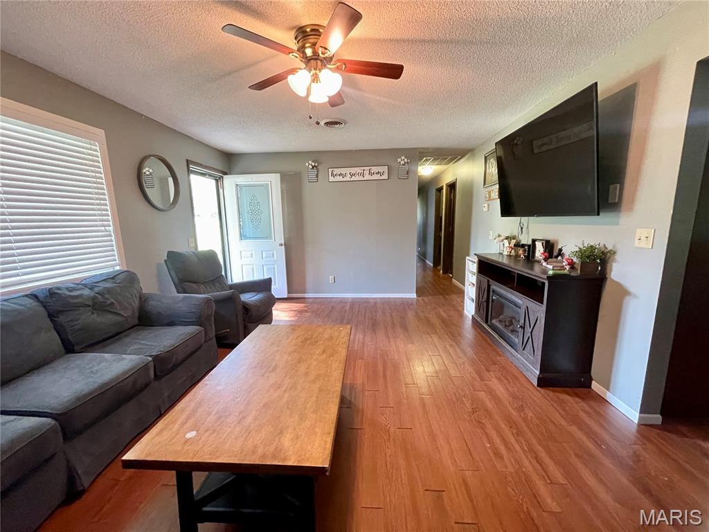 301 Roberts Street Iberia, MO 65486 - Photo 5 of 27