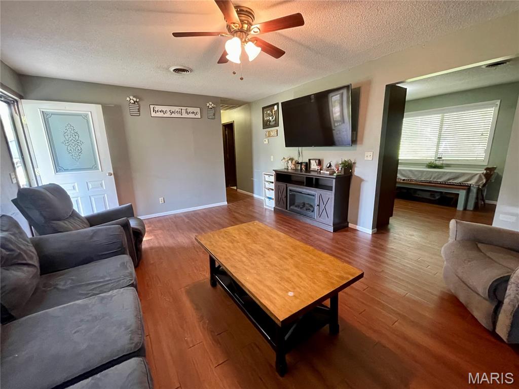 301 Roberts Street Iberia, MO 65486 - Photo 6 of 27