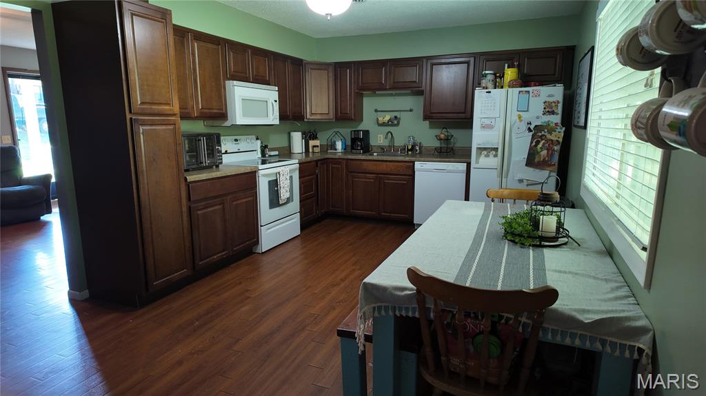 301 Roberts Street Iberia, MO 65486 - Photo 8 of 27