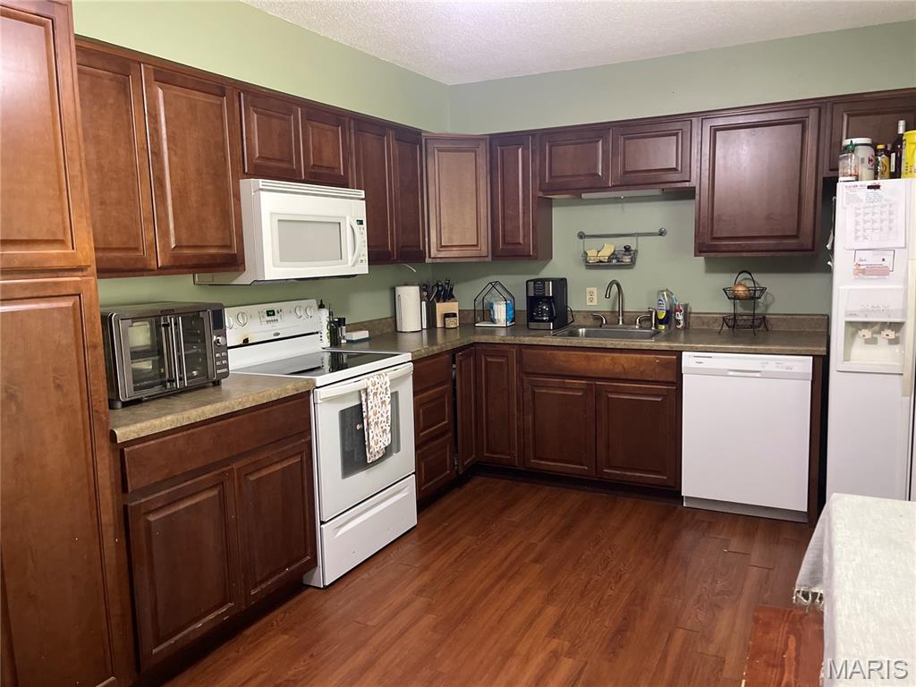 301 Roberts Street Iberia, MO 65486 - Photo 9 of 27