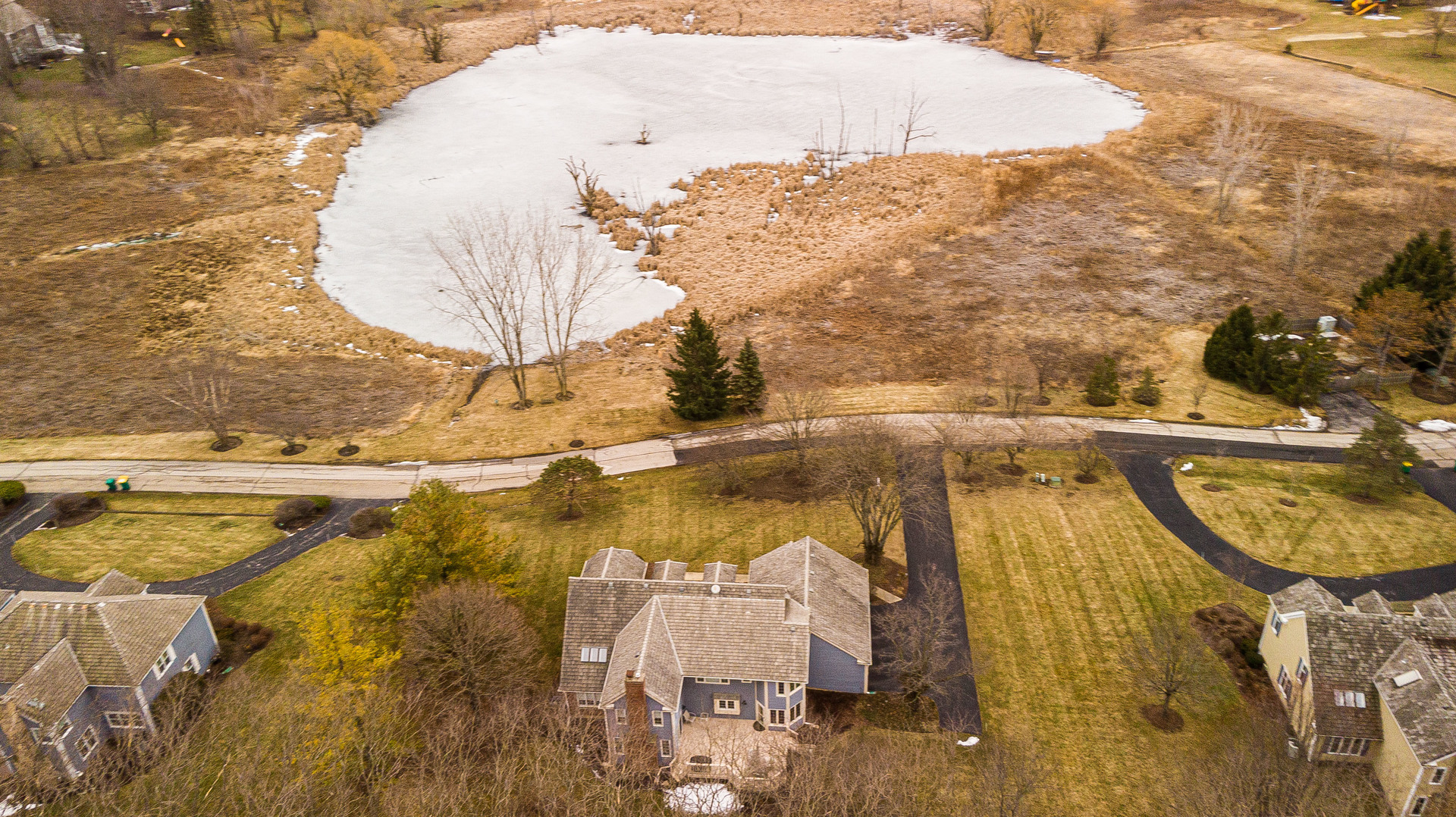 5243 Hilltop Road Long Grove, IL 60047 - Photo 4 of 27