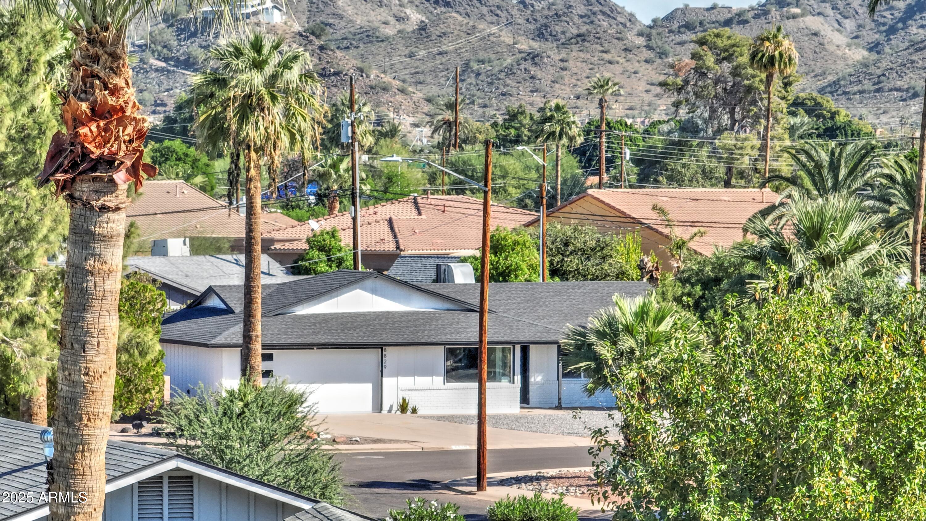 8829 North 17th Avenue Phoenix, AZ 85021 - Photo 4 of 38 4