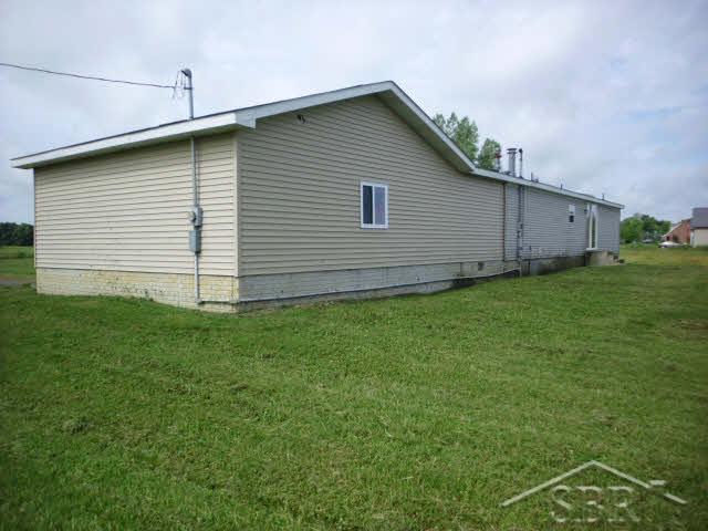 4785 East Burt Road Birch Run, MI 48415 - Photo 13 of 15 20362725-12.JPG