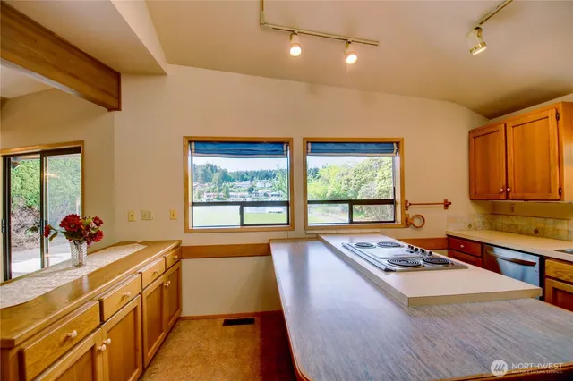 $895,000 | 132 Lummi Drive, La Conner, WA 98257