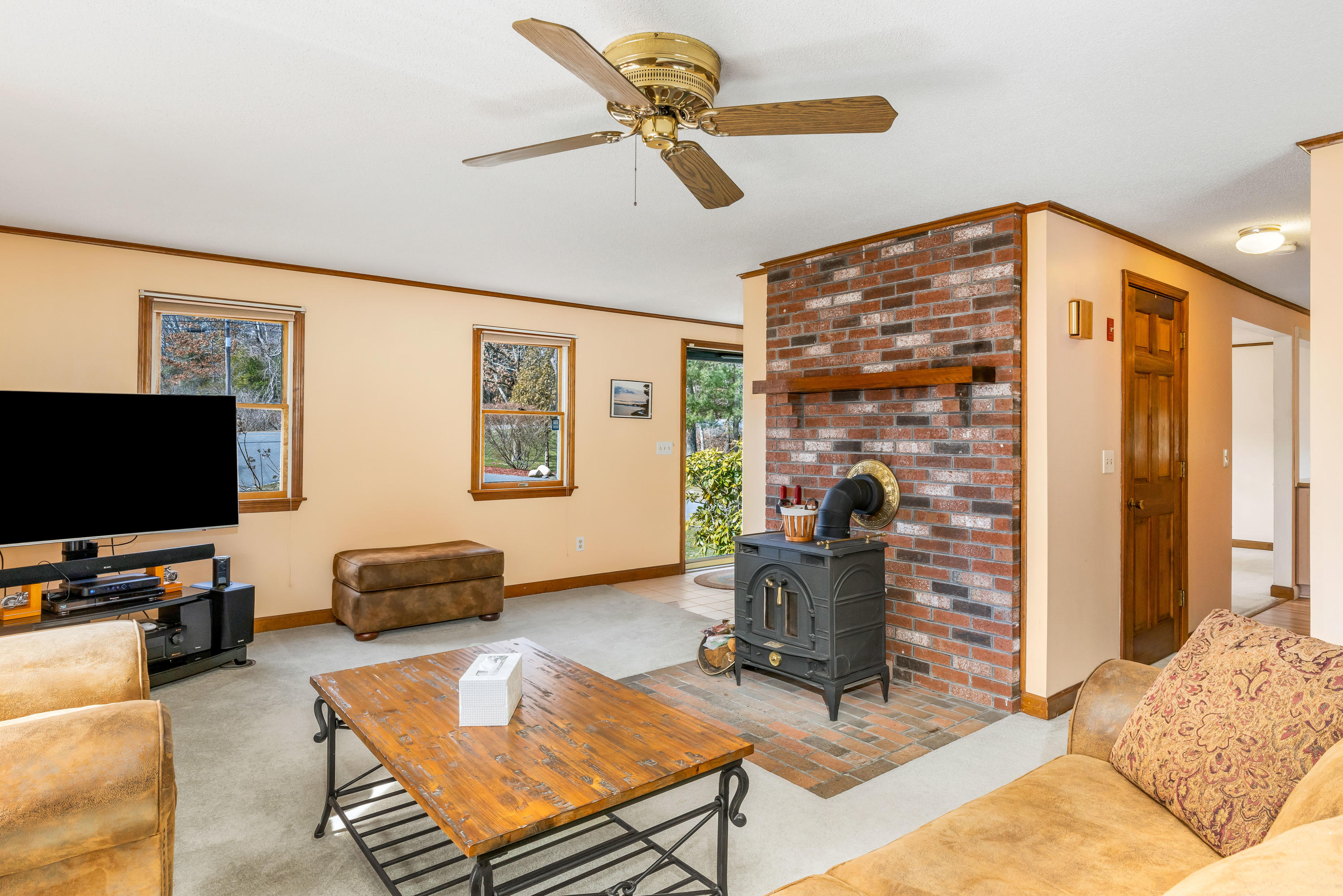 451 County Road Pocasset, MA 02559 - Photo 8 of 35 451CouLR-9