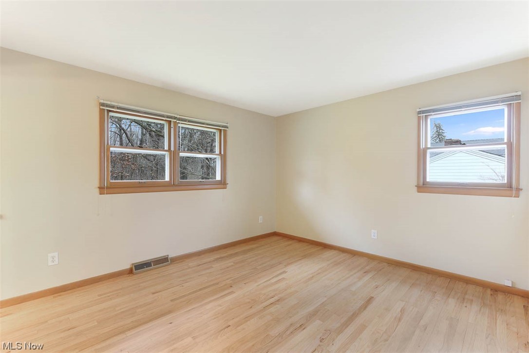 32435 Bainbridge Road Solon, OH 44139 - Photo 13 of 20