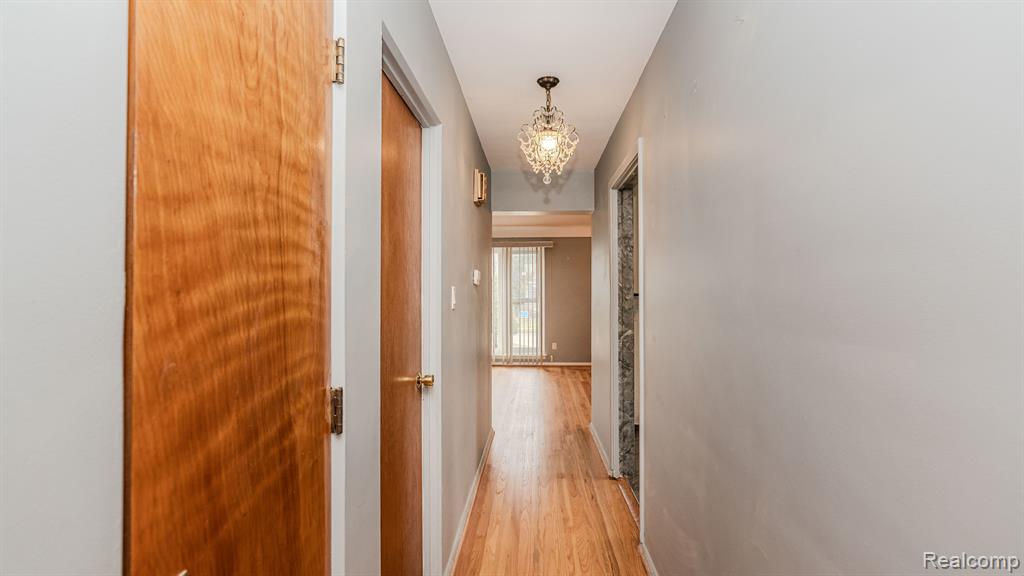 1295 Columbia Road Berkley, MI 48072 - Photo 16 of 53