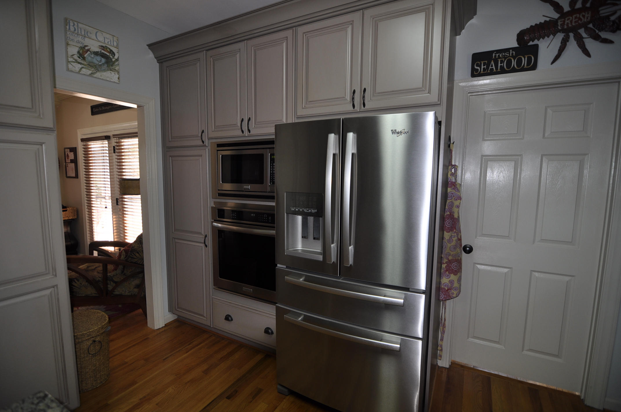 1683 Tower Battery Road Charleston, SC 29412 - Photo 14 of 50 oven, microwave, and refridgerator