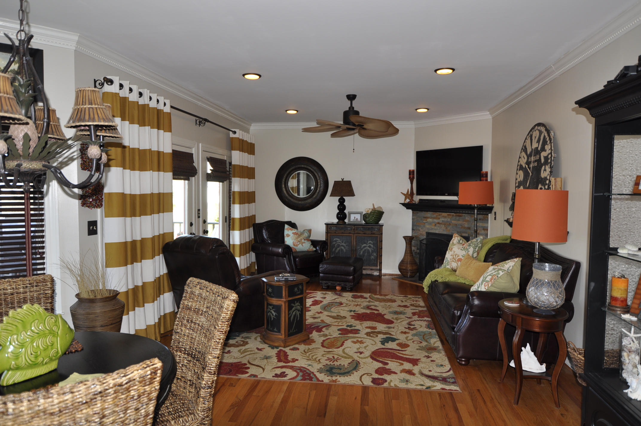 1683 Tower Battery Road Charleston, SC 29412 - Photo 3 of 50 Living room