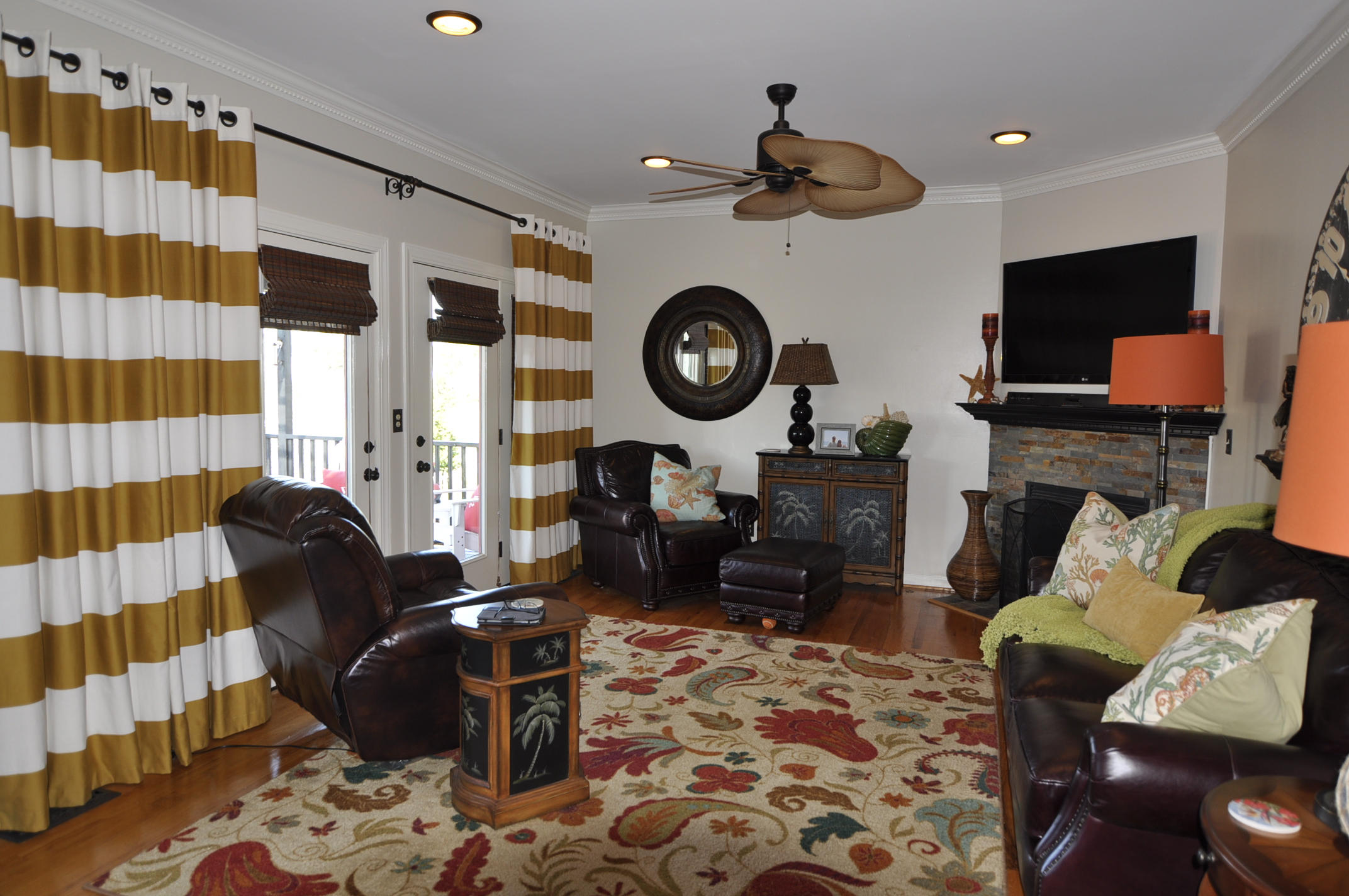 1683 Tower Battery Road Charleston, SC 29412 - Photo 4 of 50 Living room