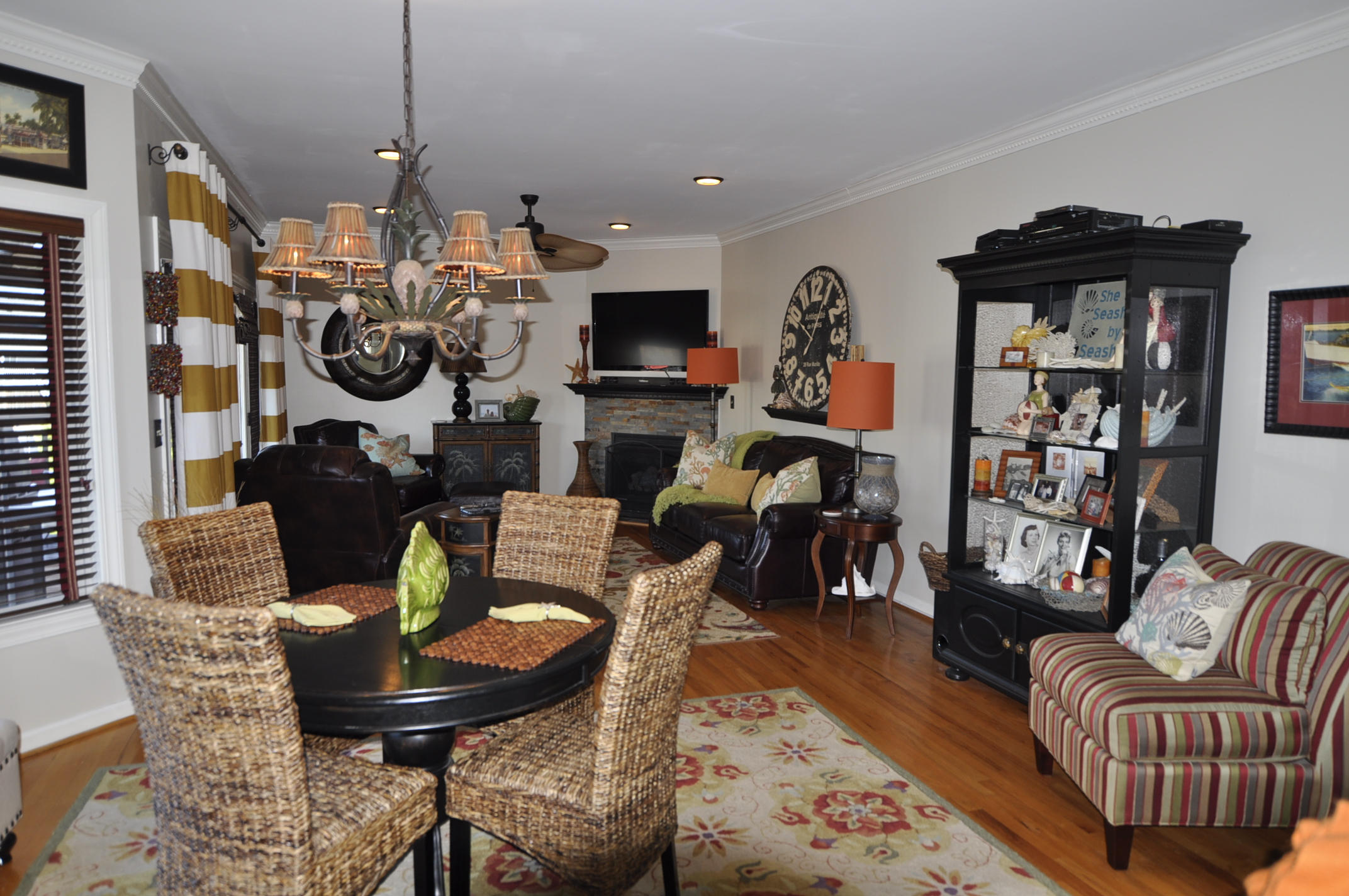 1683 Tower Battery Road Charleston, SC 29412 - Photo 8 of 50 breakfast nook and living room 3
