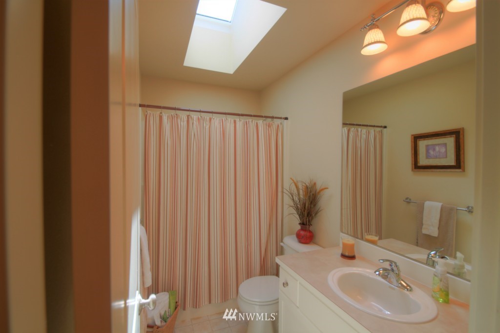 15914 36th Avenue Southeast Bothell, WA 98012 - Photo 22 of 25 Gallery Image 22