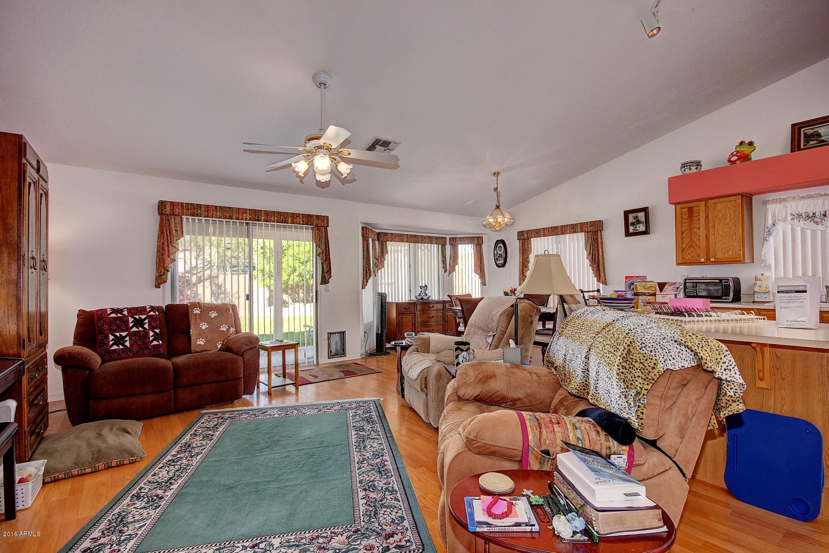 6542 West Briles Road Phoenix, AZ 85083 - Photo 1 of 25 Living Room