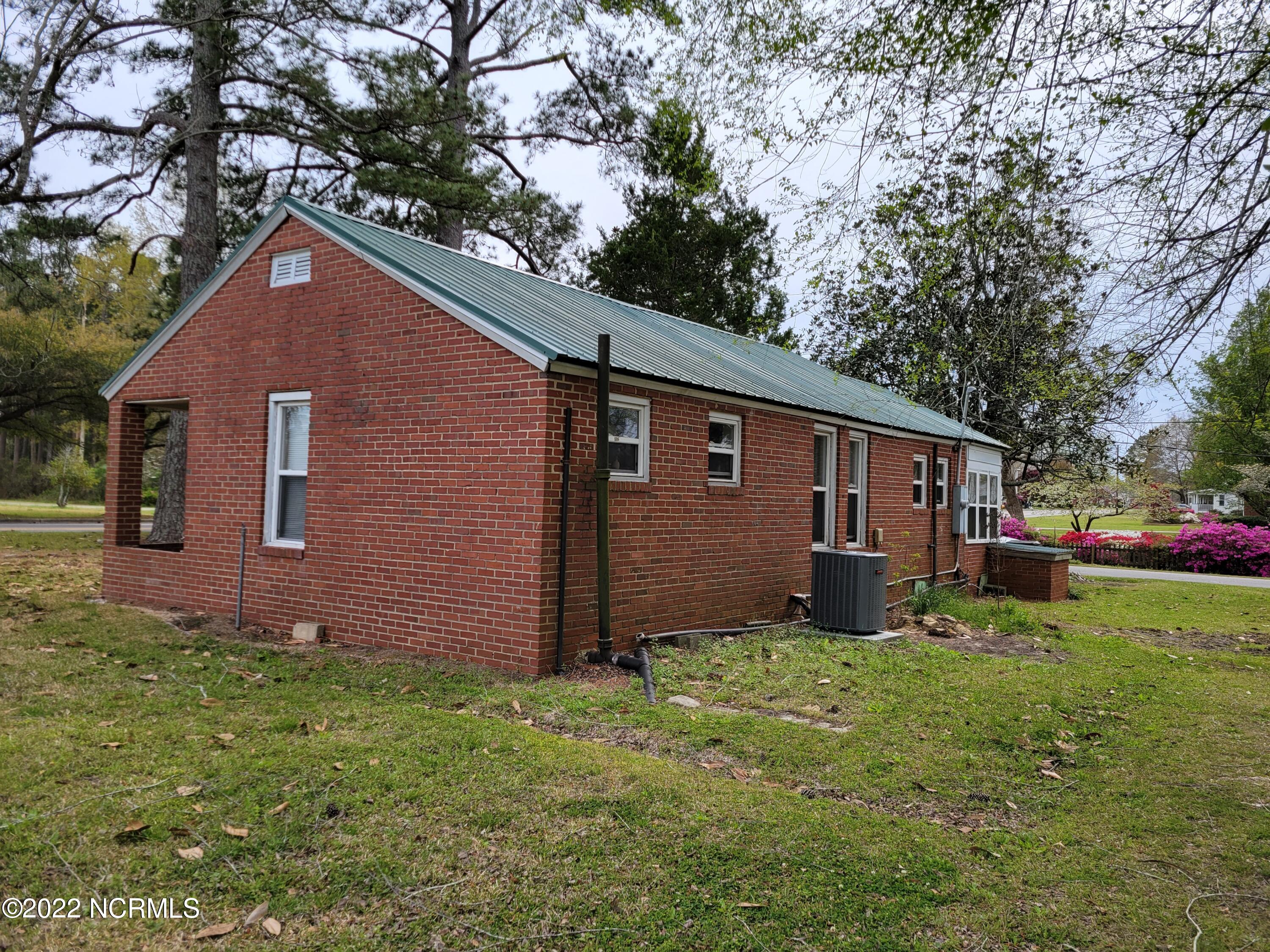 401 East Church Street Atkinson, NC 28421 - Photo 10 of 10 20220405_154527