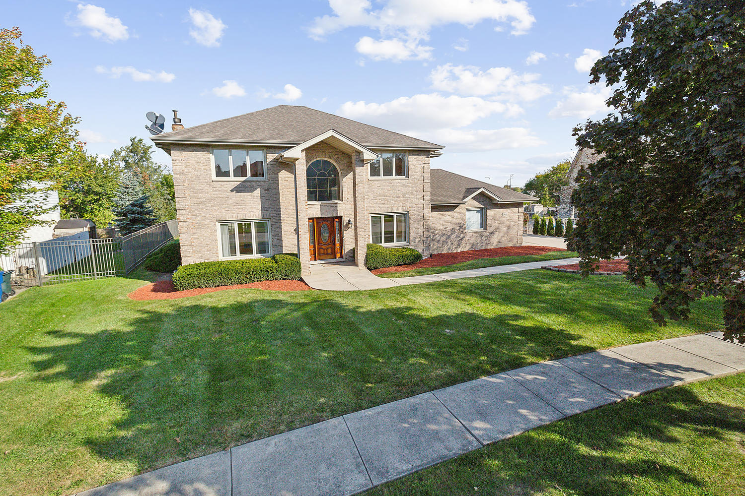 10646 Halligan Way Mokena, IL 60448 - Photo 1 of 28 a front view of a house with a yard
