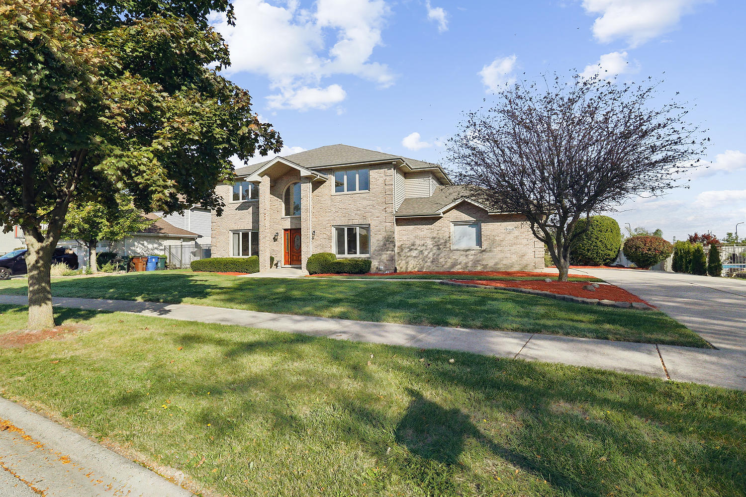 10646 Halligan Way Mokena, IL 60448 - Photo 4 of 28 a view of a house with a yard