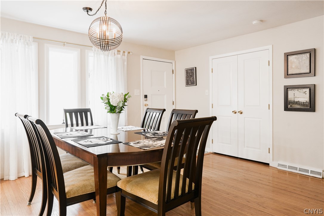 18 Tennyson Road New Hartford, NY 13413 - Photo 8 of 28 Dining Room