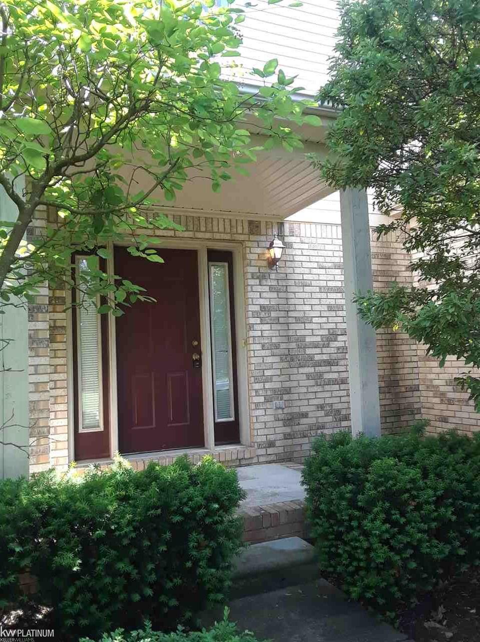 22446 Brantingham Road Macomb, MI 48044 - Photo 4 of 28 31378558-3.JPG