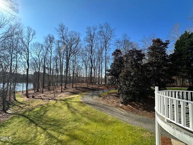 a view of a livingroom and dining room