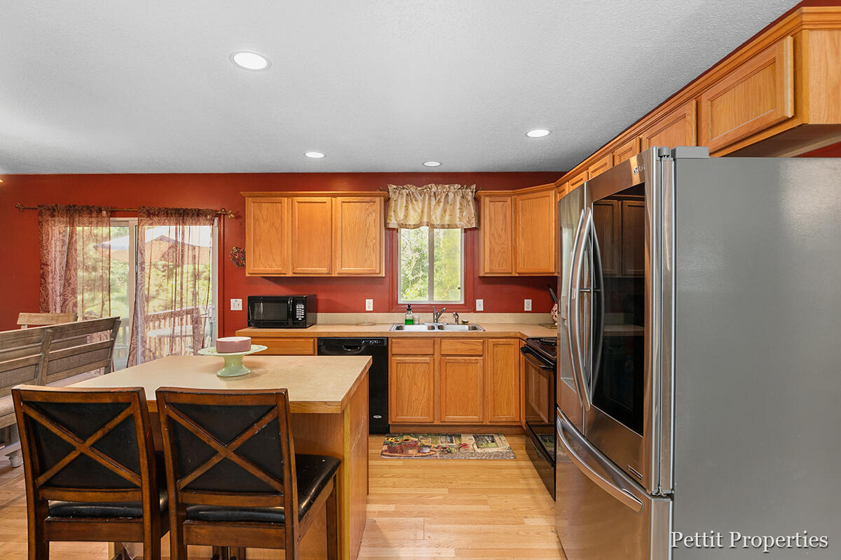 6163 Russell Road Twin Lake, MI 49457 - Photo 8 of 26 IMG_1006