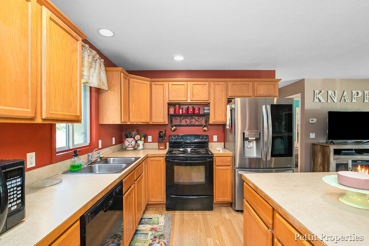 6163 Russell Road Twin Lake, MI 49457 - Photo 9 of 26 IMG_1007