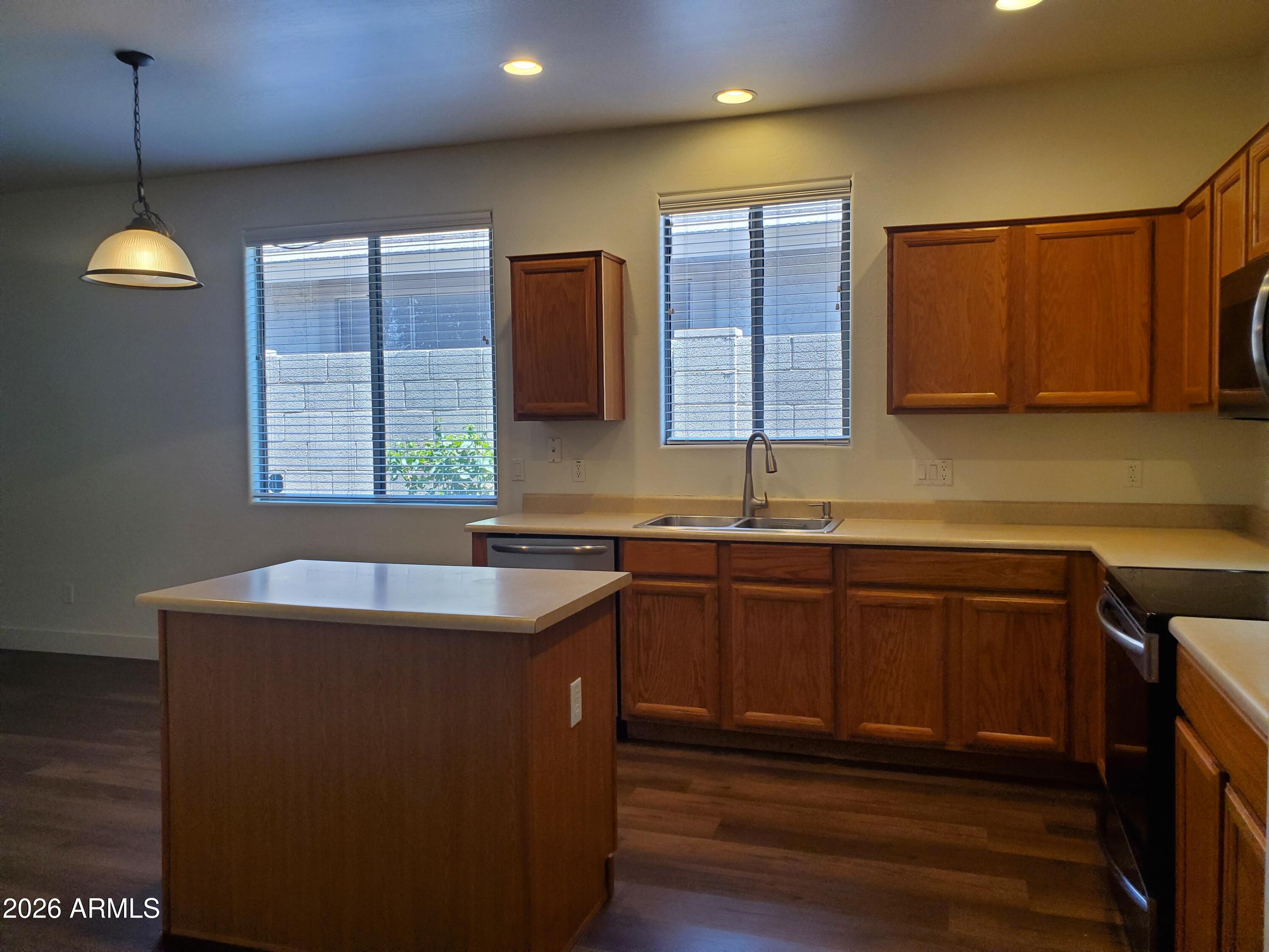 2430 East Darrel Road Phoenix, AZ 85042 - Photo 12 of 64 Kitchen