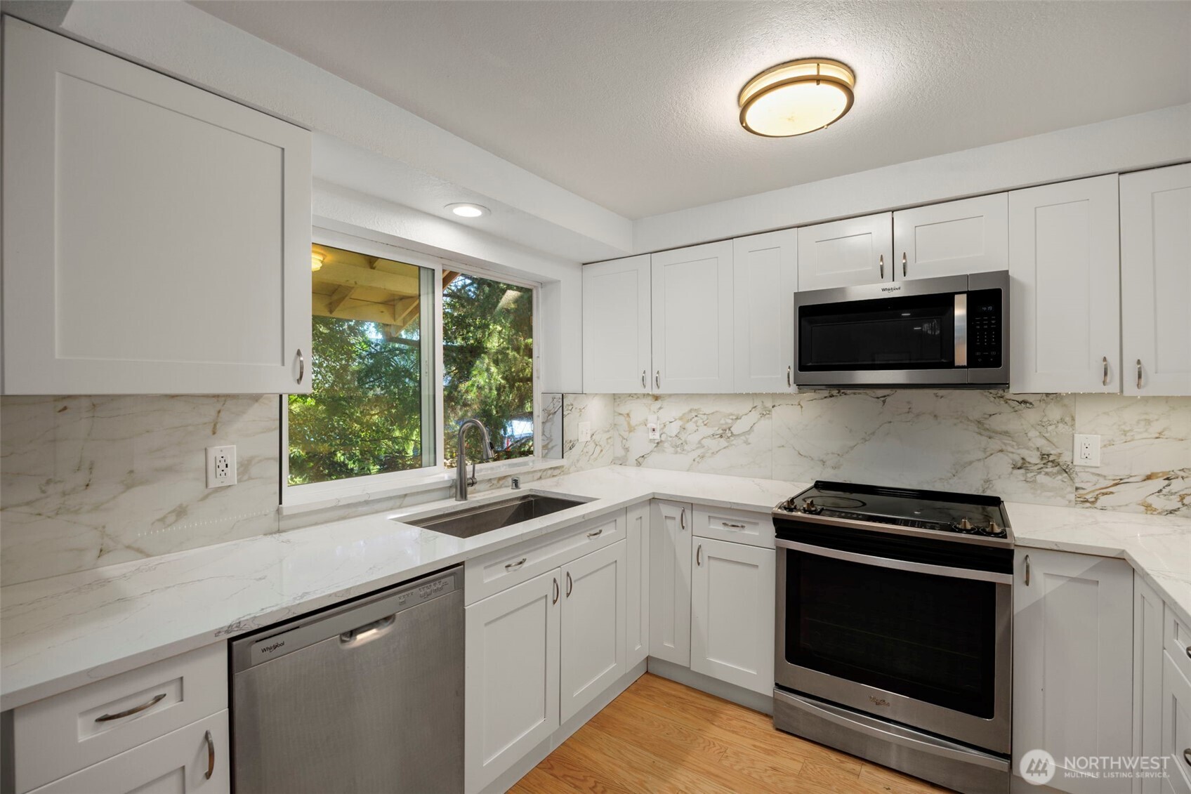 4231 Northeast 5th Street, Unit B203 Renton, WA 98059 - Photo 2 of 17