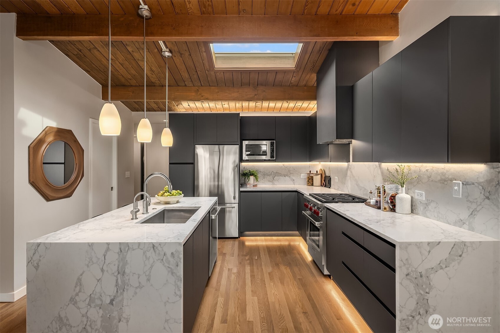 5409 Northeast 54th Street Seattle, WA 98105 - Photo 11 of 34