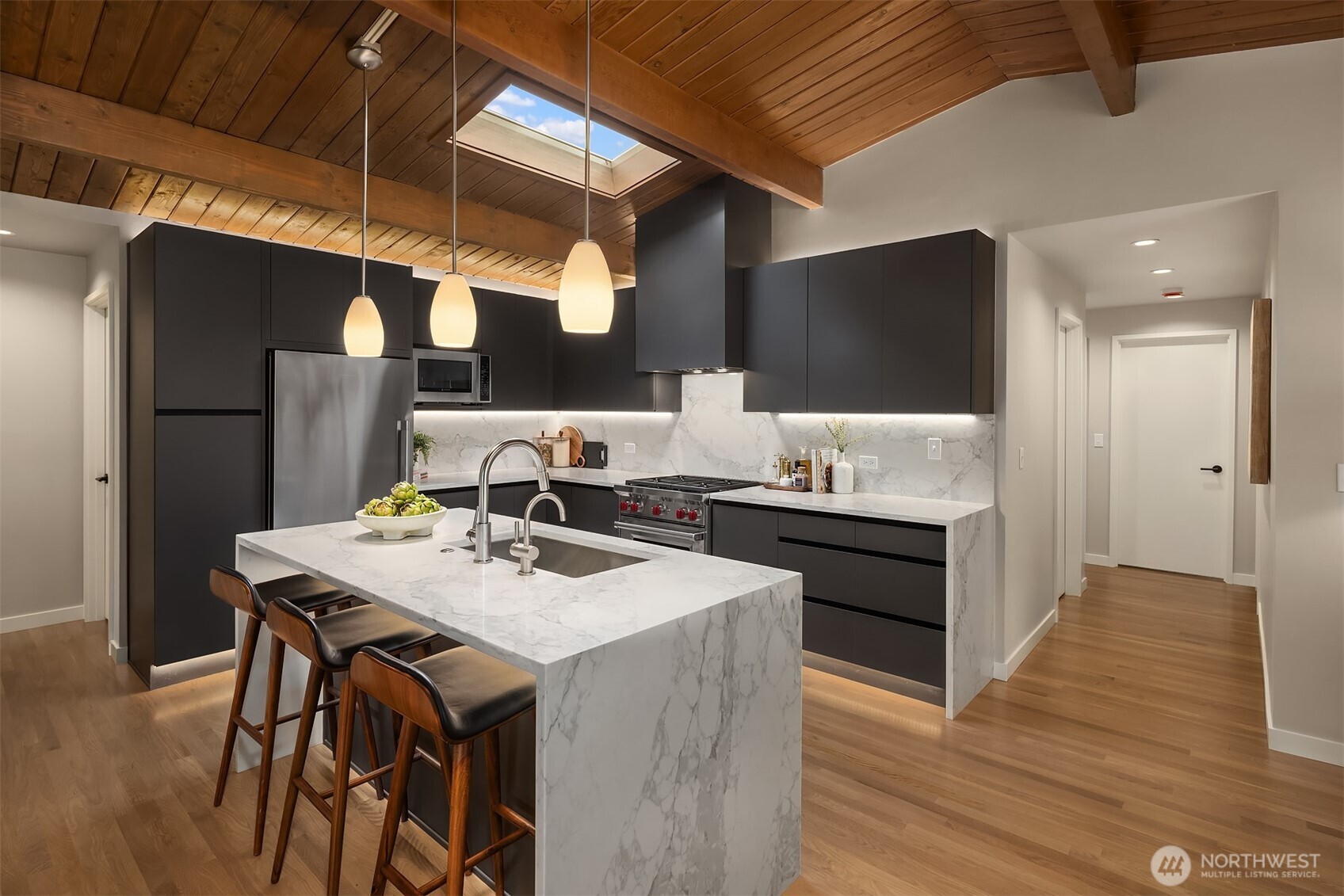 5409 Northeast 54th Street Seattle, WA 98105 - Photo 12 of 34