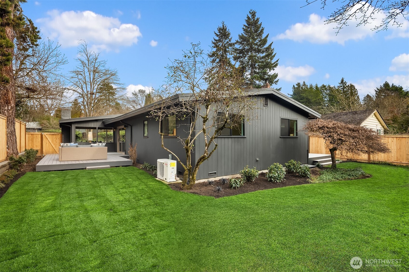 5409 Northeast 54th Street Seattle, WA 98105 - Photo 32 of 34