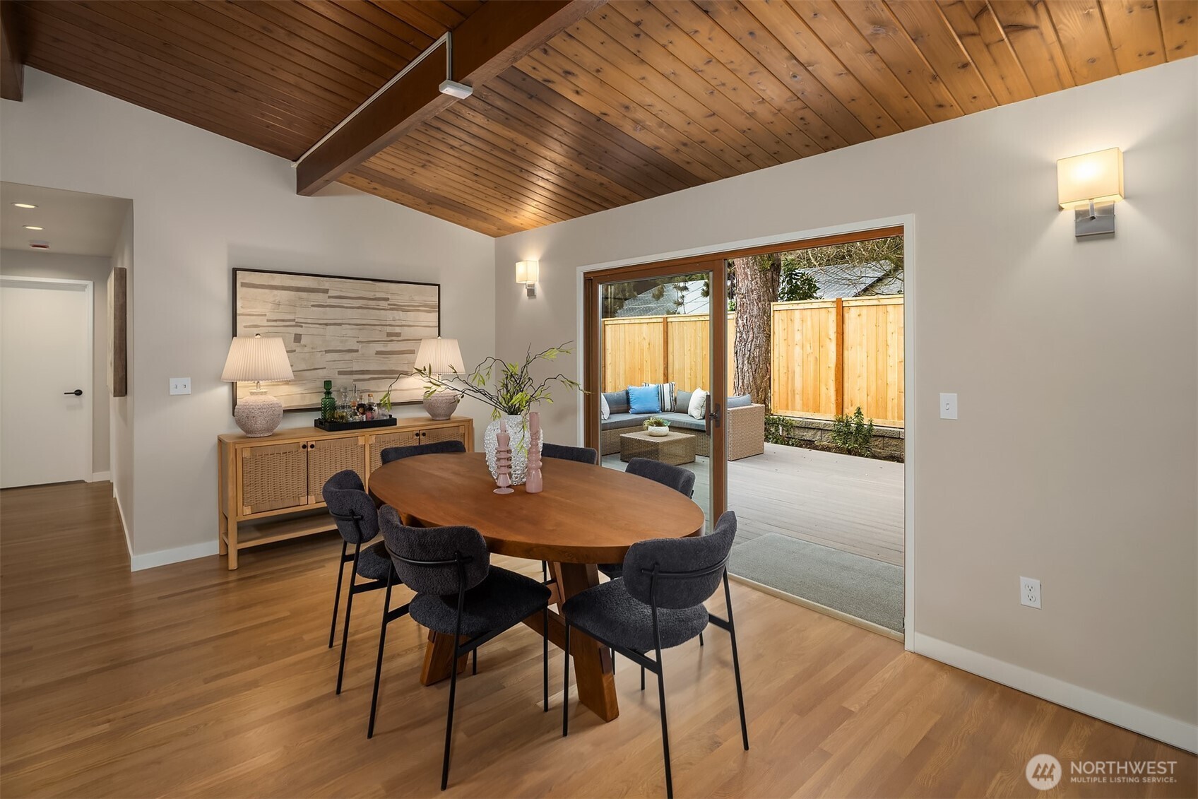 5409 Northeast 54th Street Seattle, WA 98105 - Photo 9 of 34